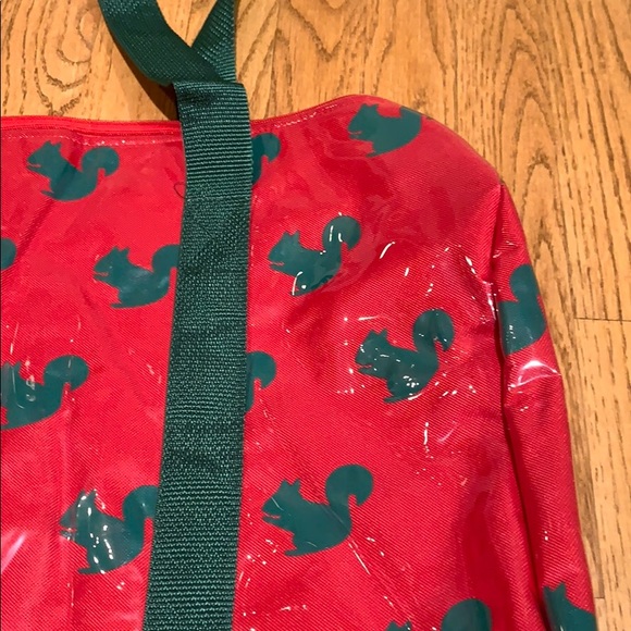 NEW HUGE Squirrel Print Canvas Duffle - Picture 3 of 4